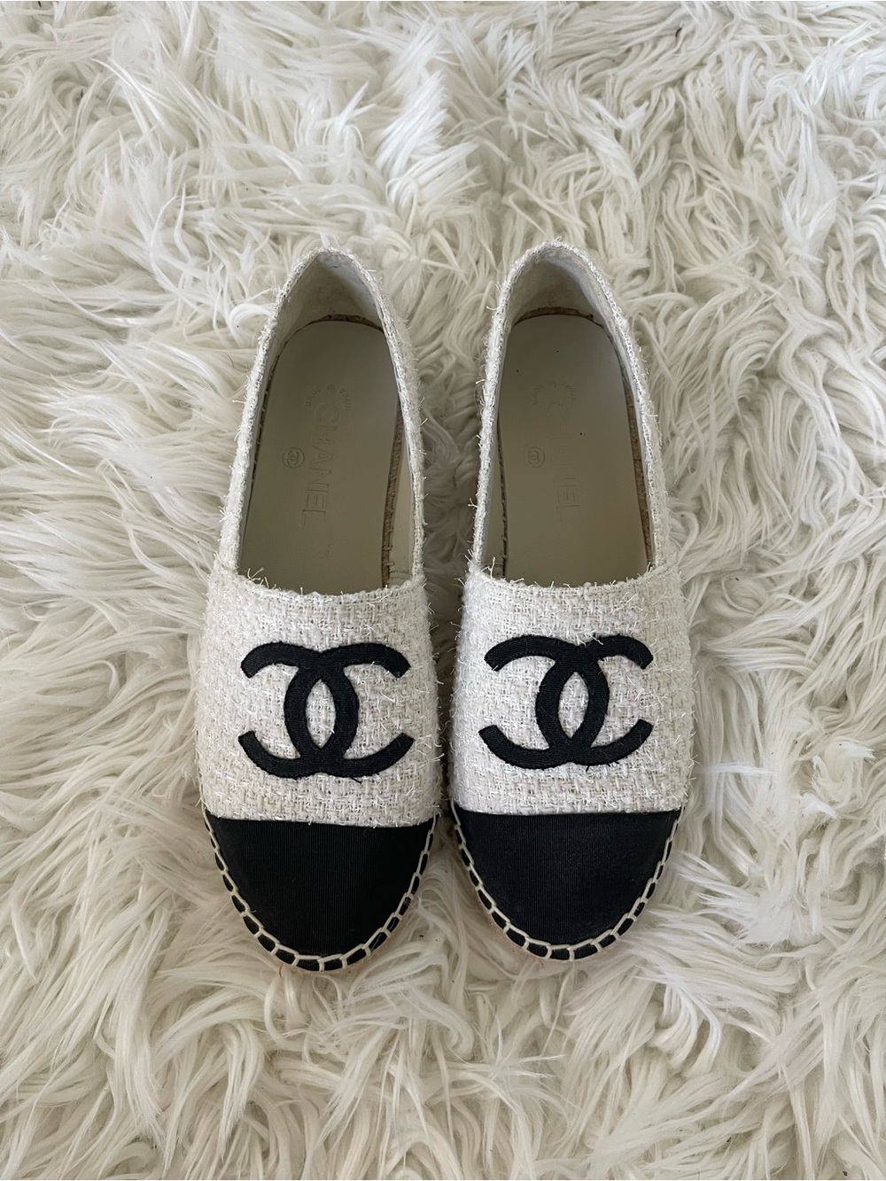 CHANEL White Tweed Espadrille Flats with Black Cap Toe and CC Logo